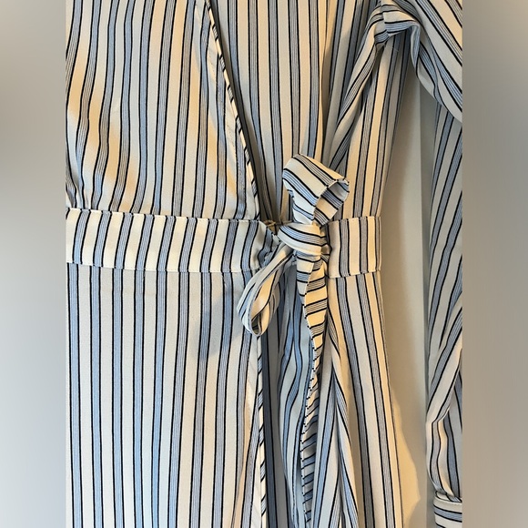 BLUE AND WHITE STRIPED SUMMER LONG SLEEVE TRUE WRAP DRESS MEDIUM - Picture 3 of 6